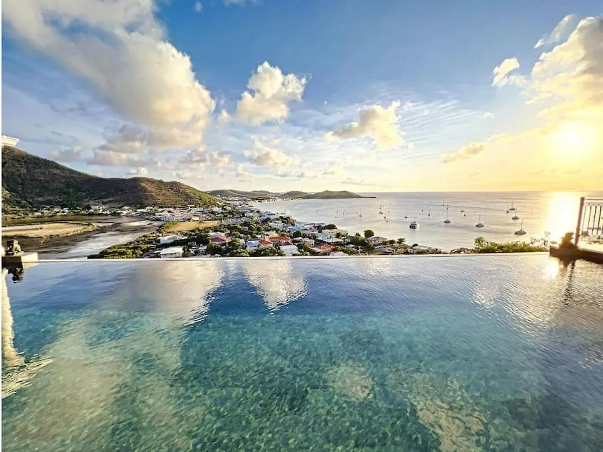 Blue Room In A Shared Villa Diamant With Communal Pool And Sea View Grand Case 0*,